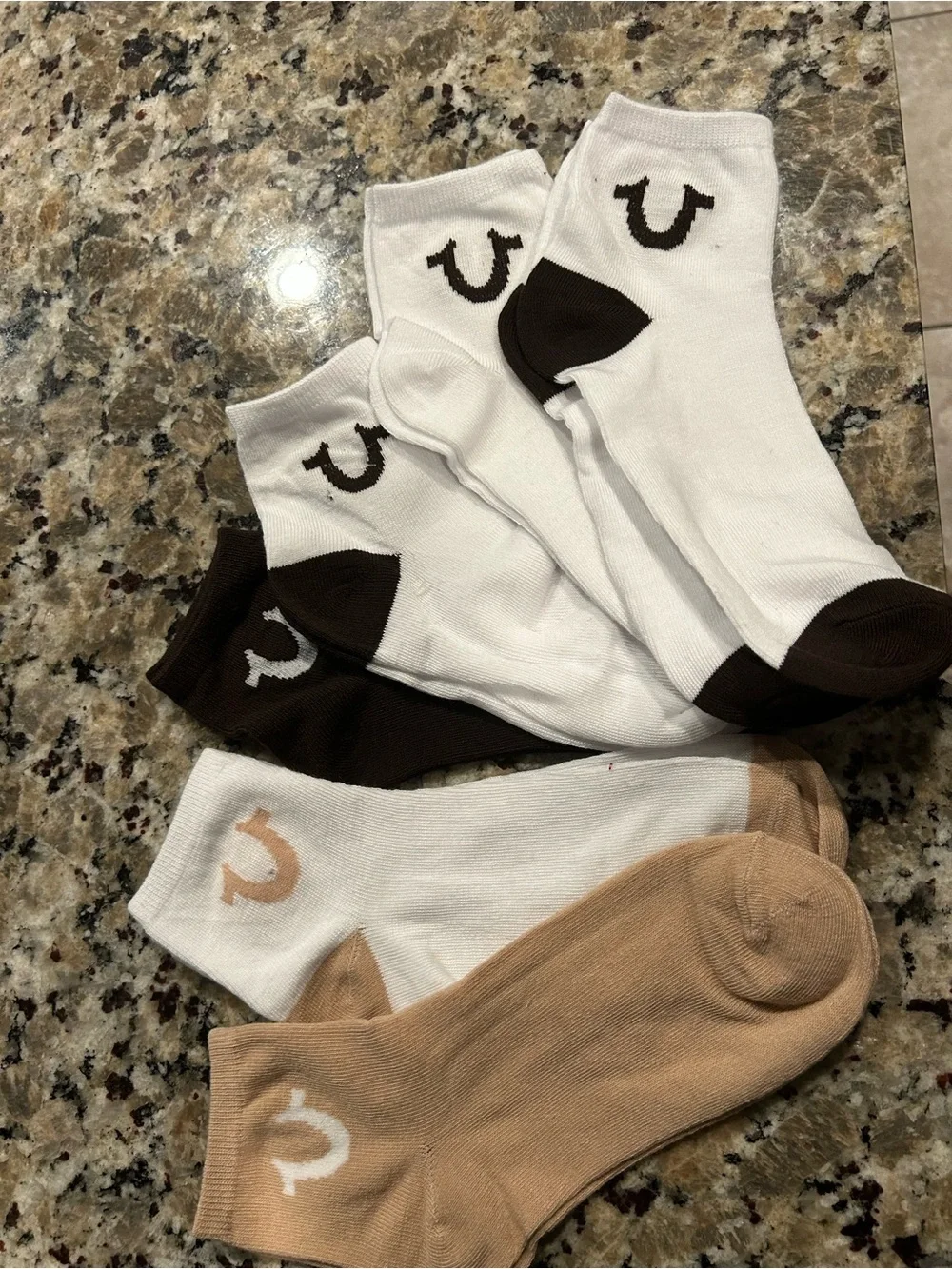 True Religion Women’s Ankle Sock 6-Pack in White, Black, and Tan set of 6 NWT